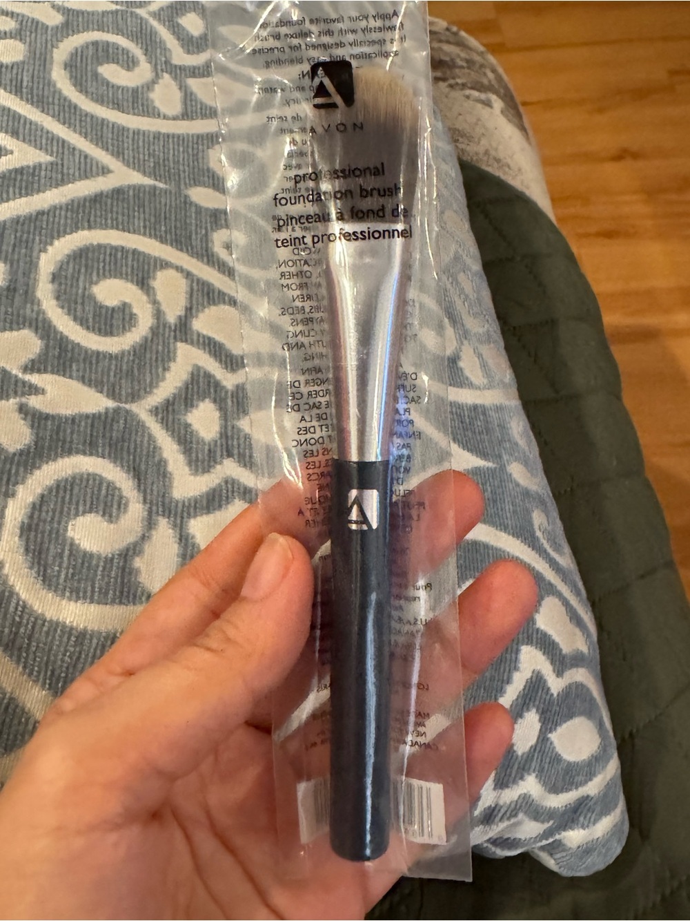 Avon Professional Foundation Brush - Black & Silver
